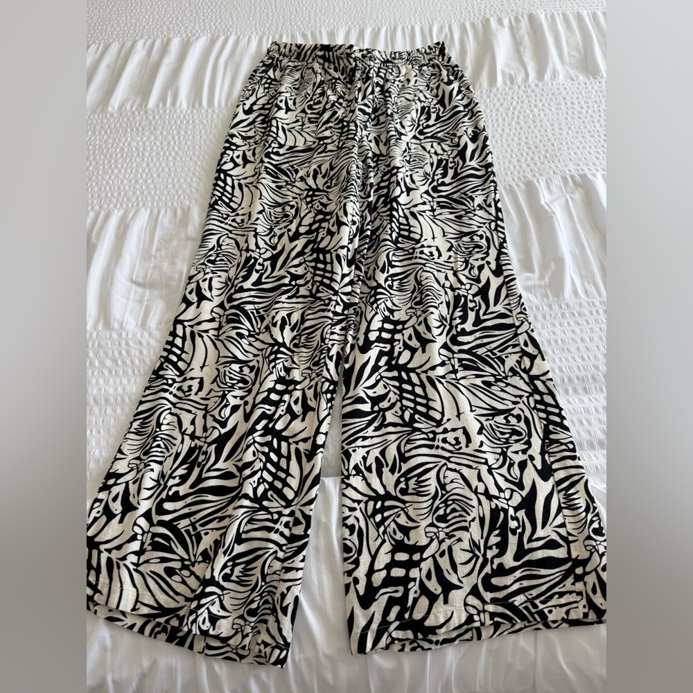 Elegant Black and White Patterned Wide Leg Pants